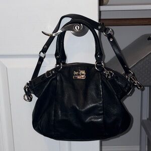 Coach Elegant Black Leather Shoulder Bag